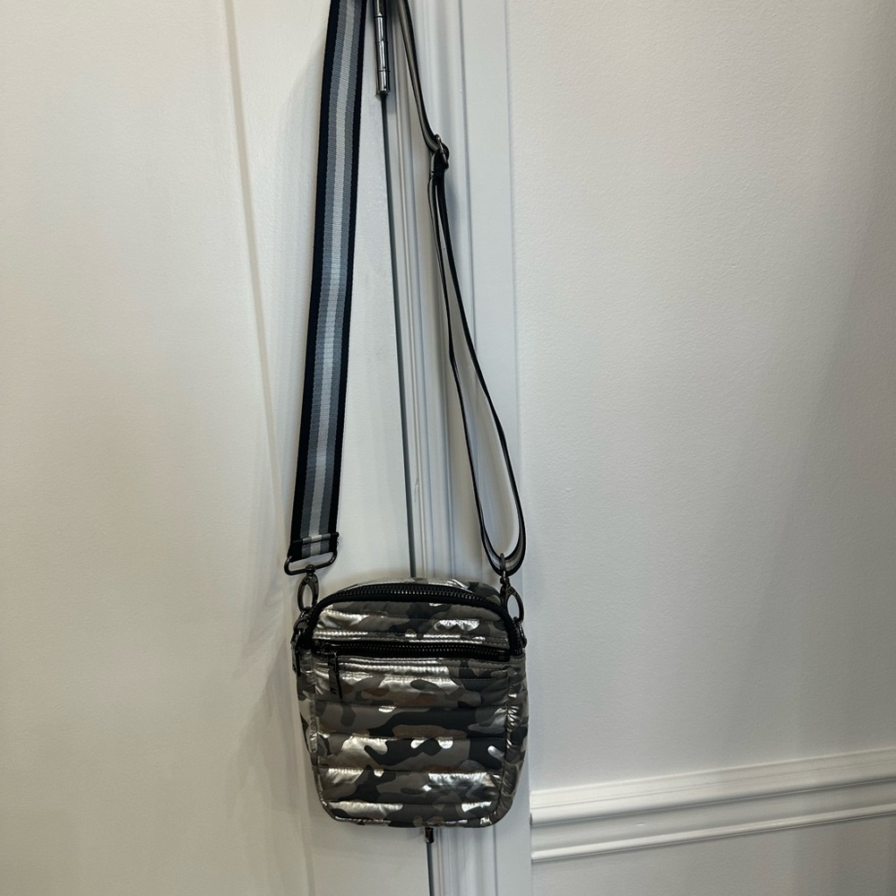 THINK ROYLN Silver/Black Camouflage Crossbody Bag with extra shoulder strap - Picture 2 of 6